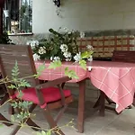 Abuhardillado En Pueblo Asturiano