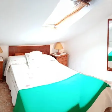 Apartmán Abuhardillado En Pueblo Asturiano Santianes (Pravia, Asturias)