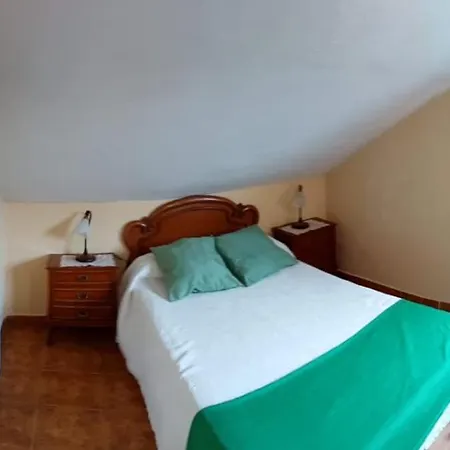 Abuhardillado En Pueblo Asturiano * Сантьянес