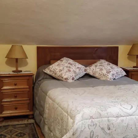 Apartmán Abuhardillado En Pueblo Asturiano *