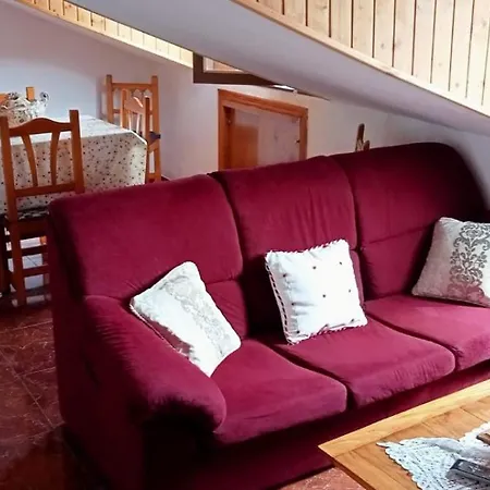 Abuhardillado En Pueblo Asturiano *