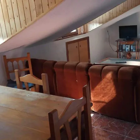 Apartmán Abuhardillado En Pueblo Asturiano